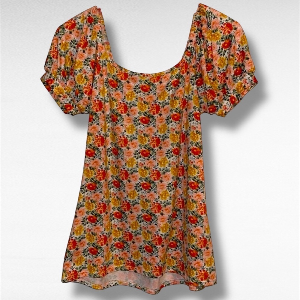 🌺LES AMIS FLORAL V NECK RUNCHED TOP - Picture 2 of 2